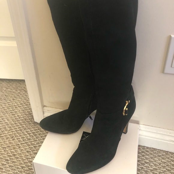 Tory Burch Shoes - Tory Burch Boots 👢